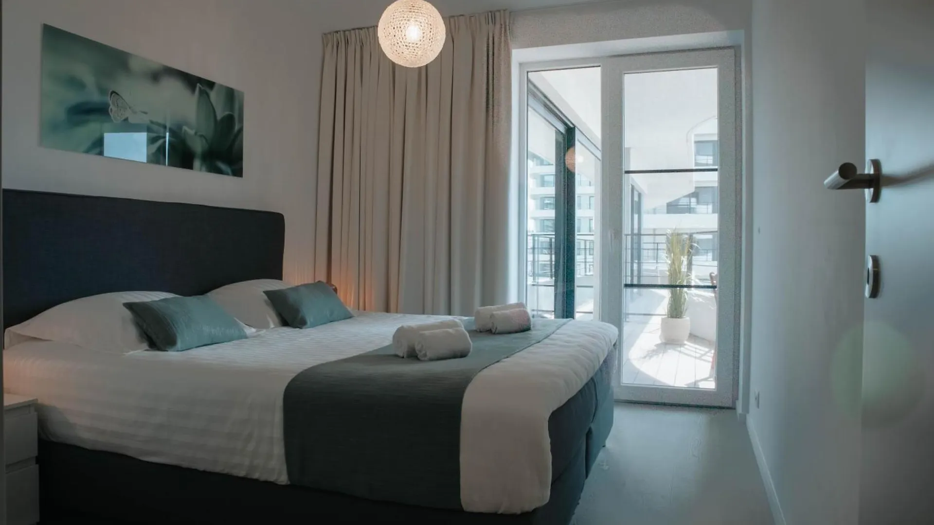 Nieuw Appartement Nabij Het Strand Met Privegarage Ostend Apartment